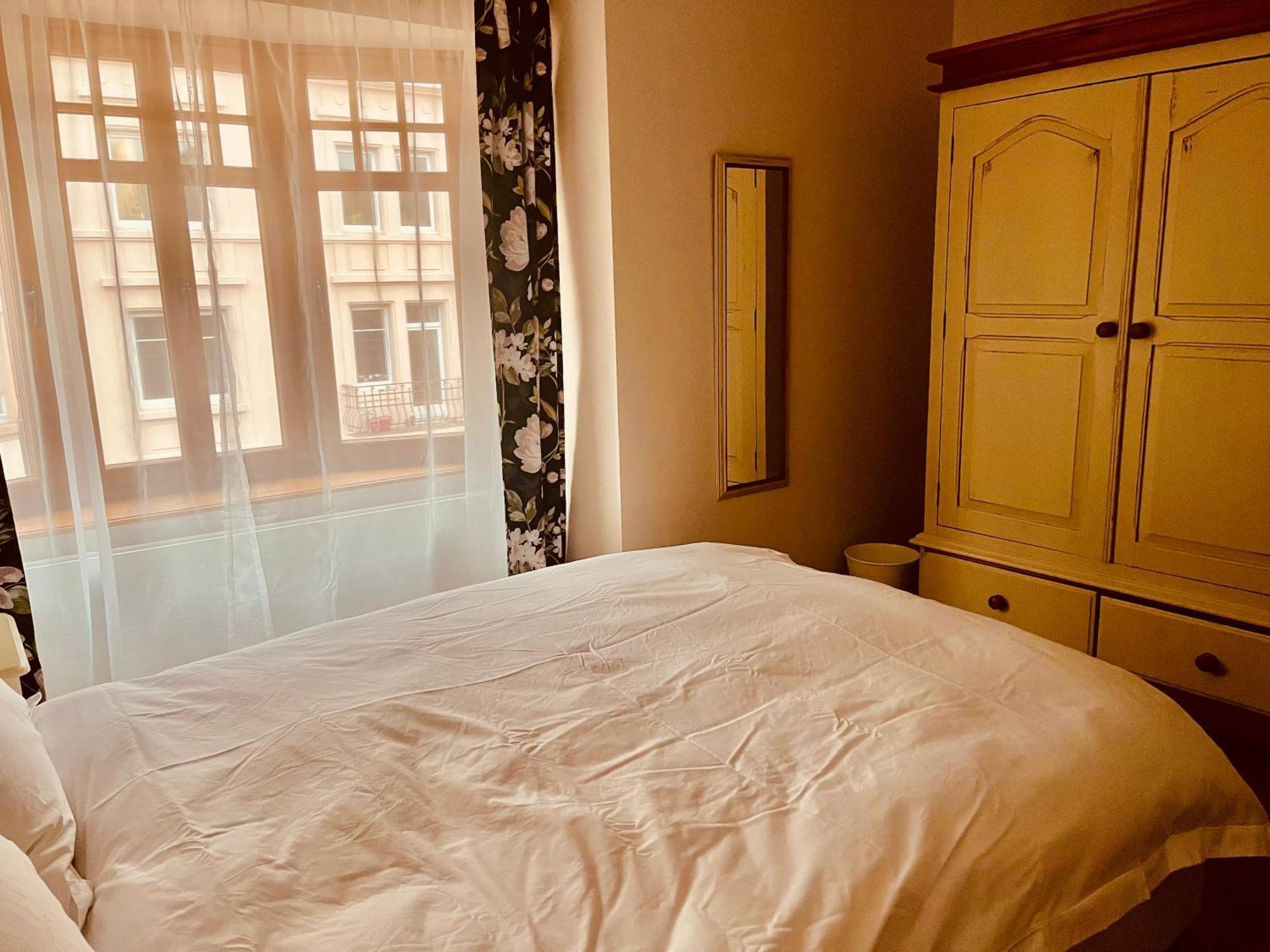 Georgian Guest Rooms Bâle Extérieur photo